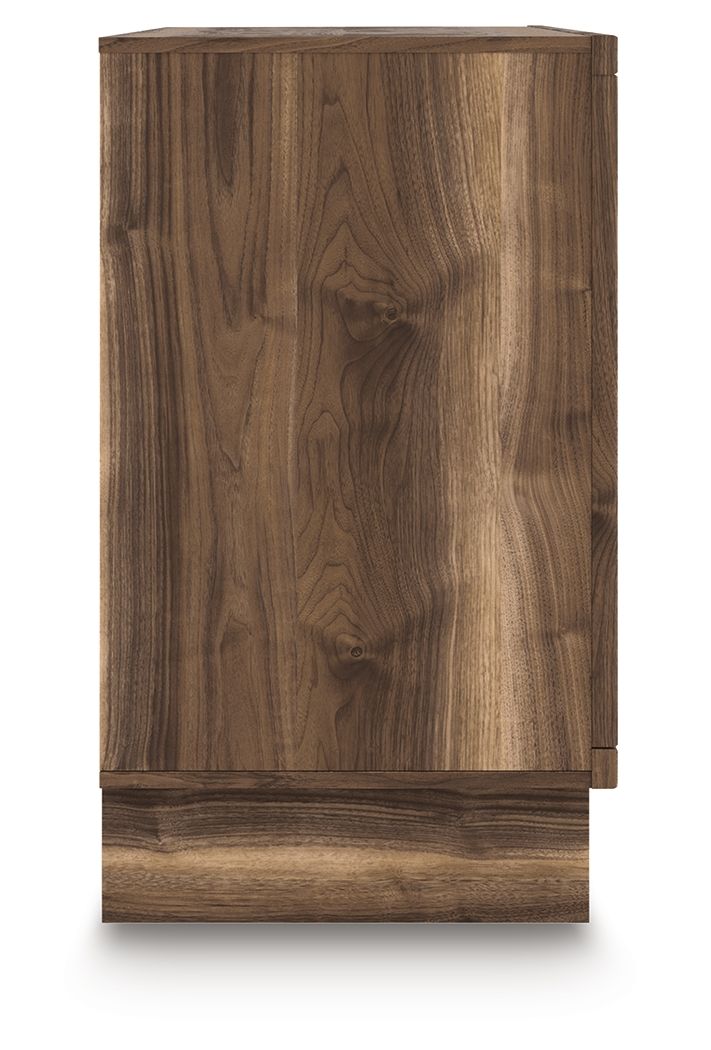 Chirason - Six Drawer Dresser - Brown