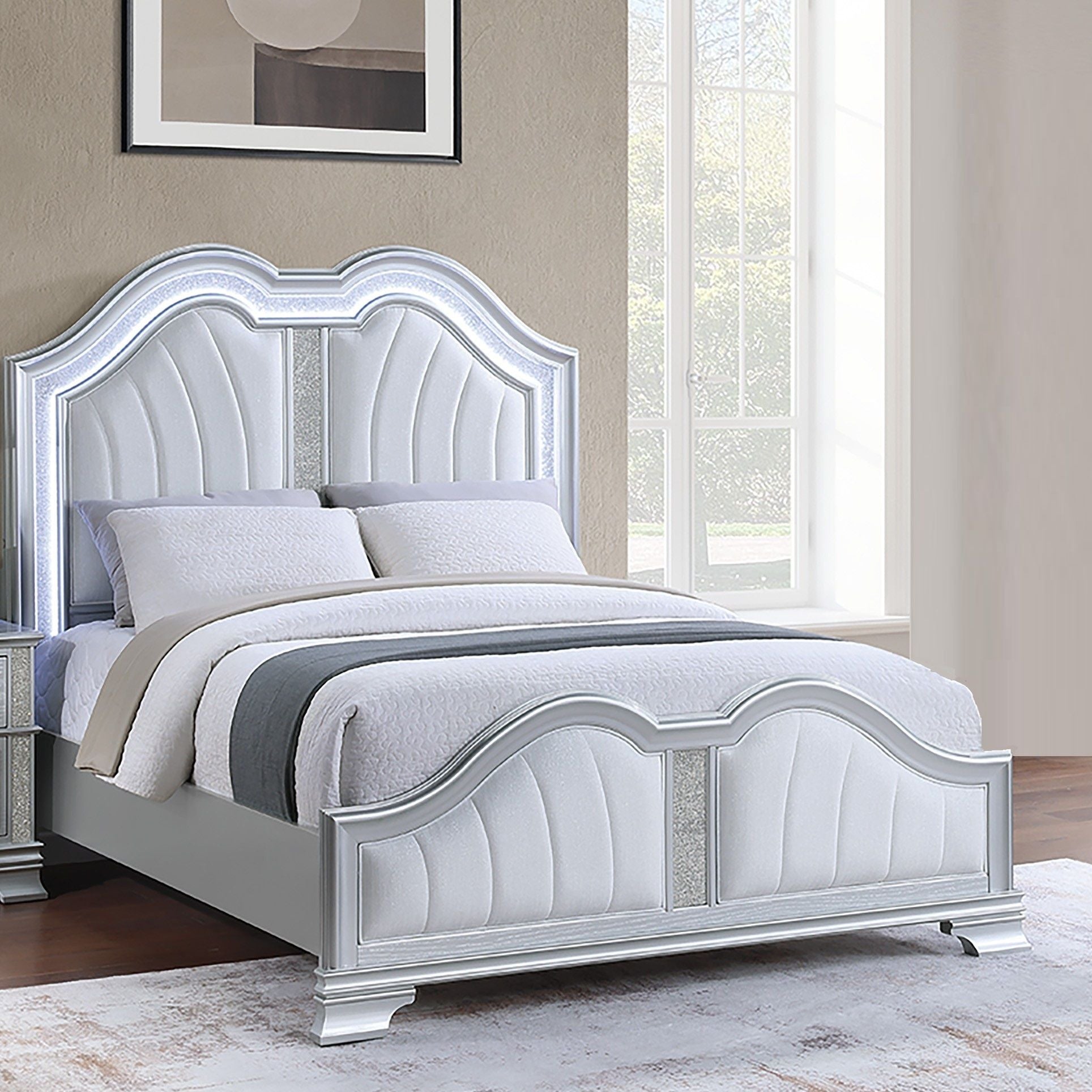 Unique Design Bed Built-In USB