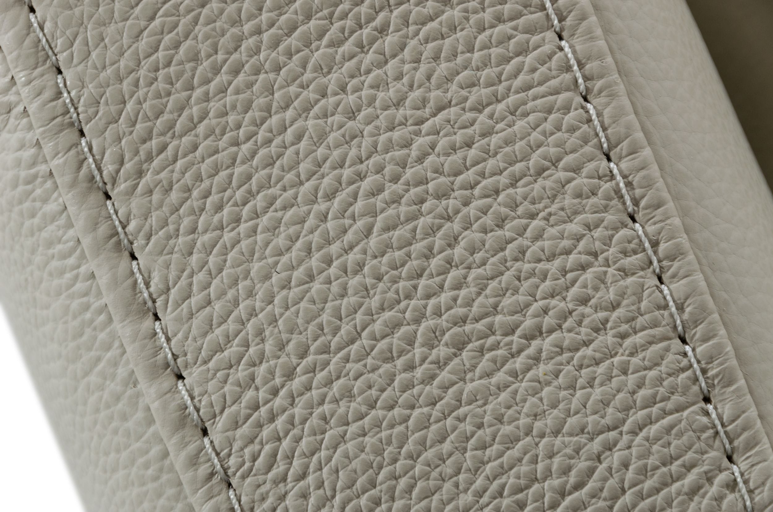 Divani Casa Janina - Modern Light Grey Leather Sofa