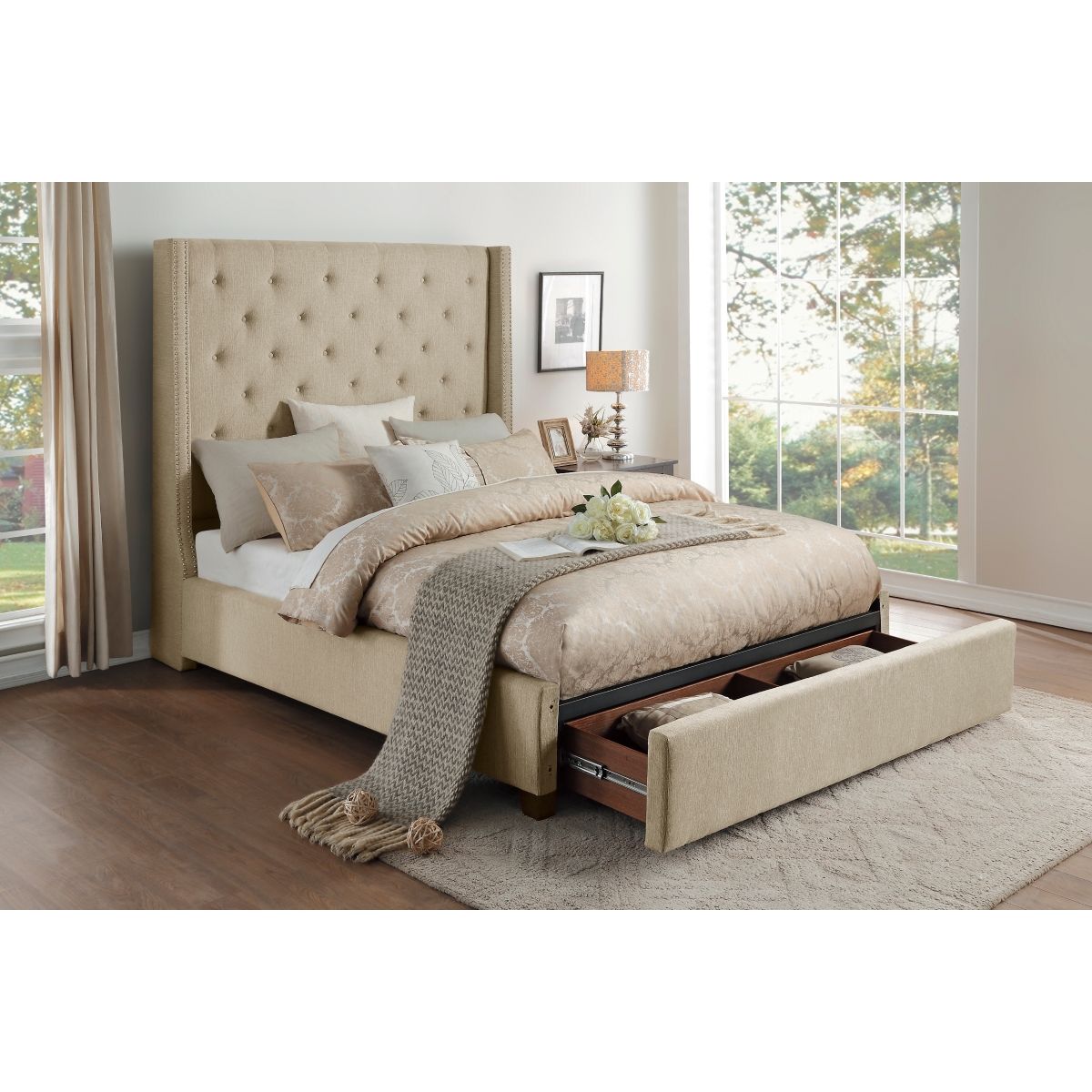 Fairborn - Platform Bed With Storage Footboard