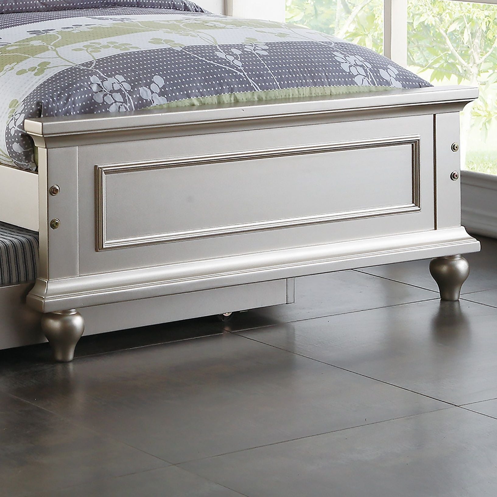 Contemporary Style Bed With Trundle