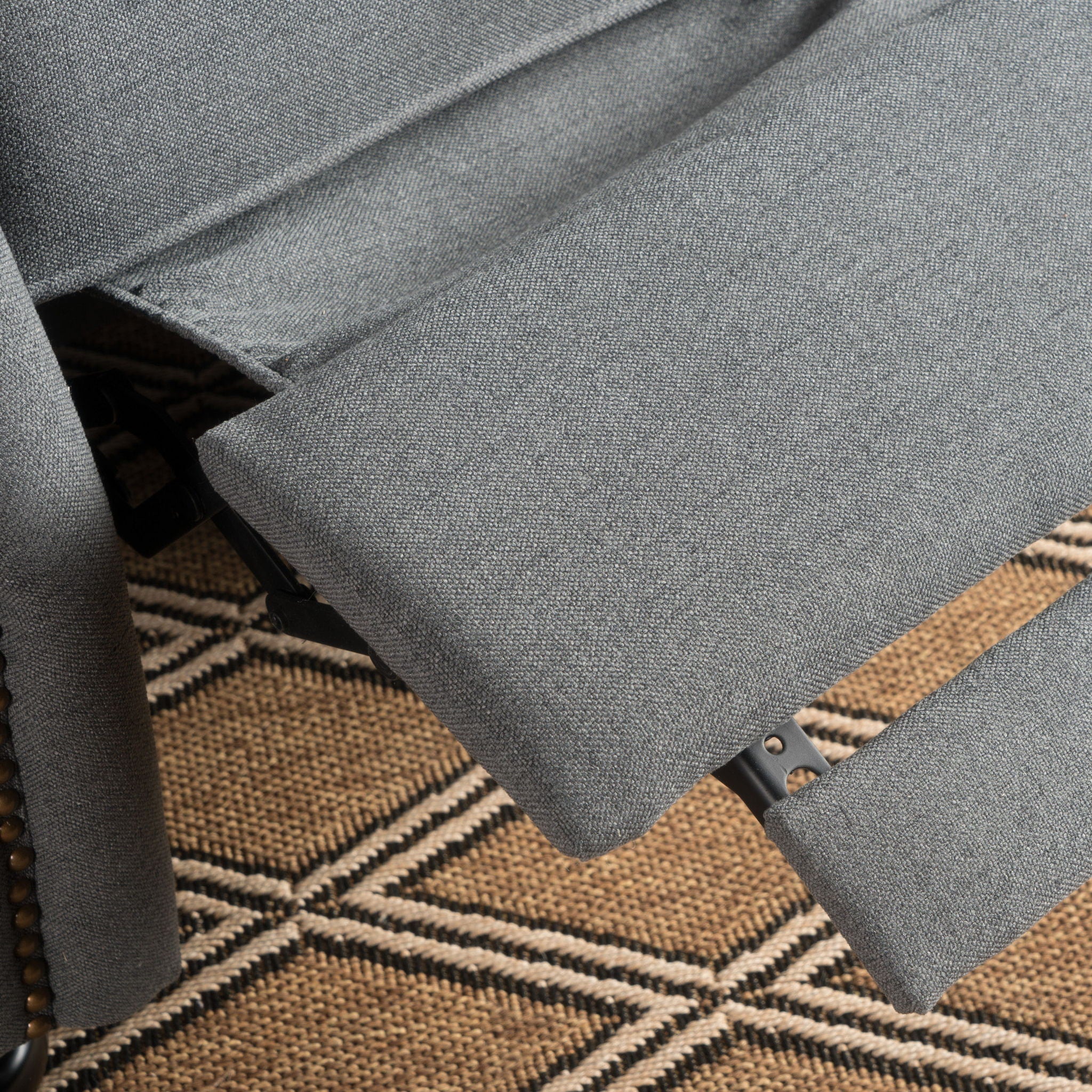Modern Manual Push Back Recliner Chair