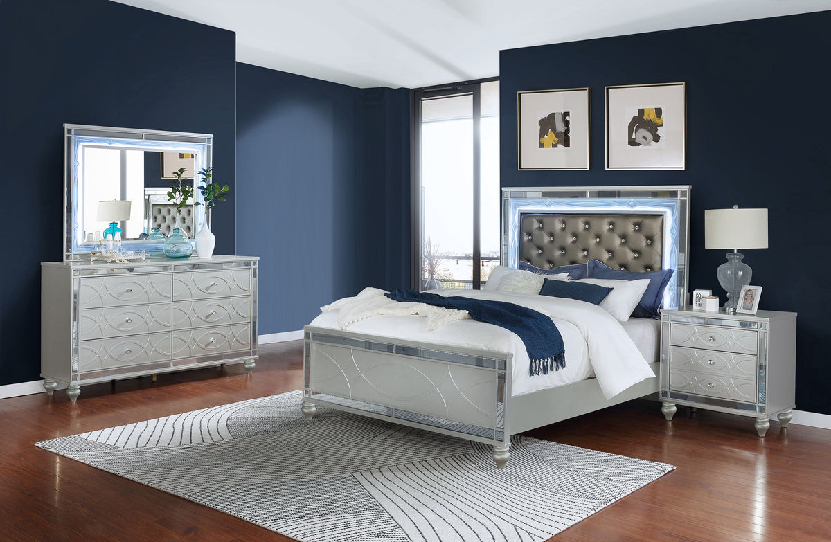 Gunnison 4-piece Bedroom Set Silver Metallic