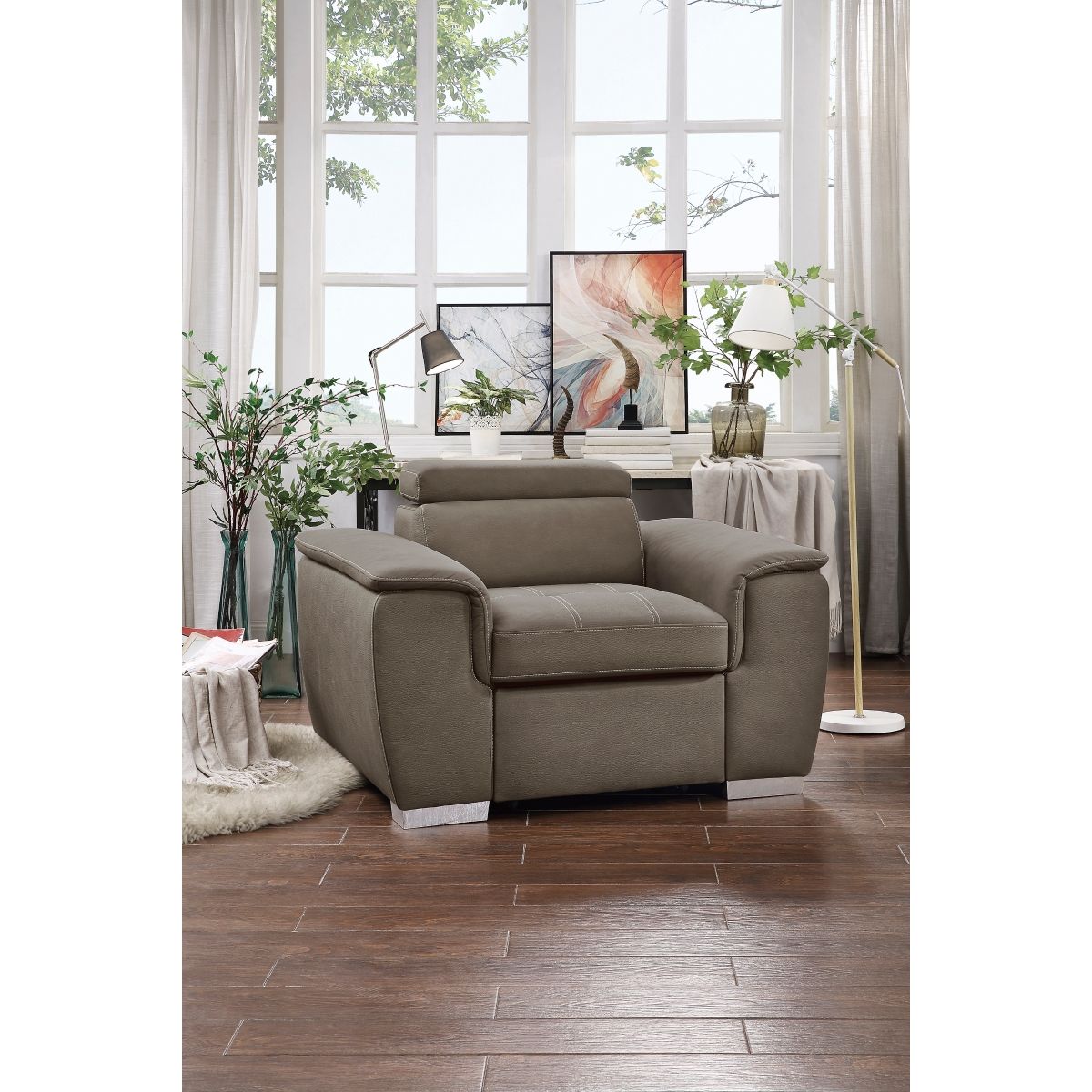 Ferriday - Chair With Pull-Out Ottoman