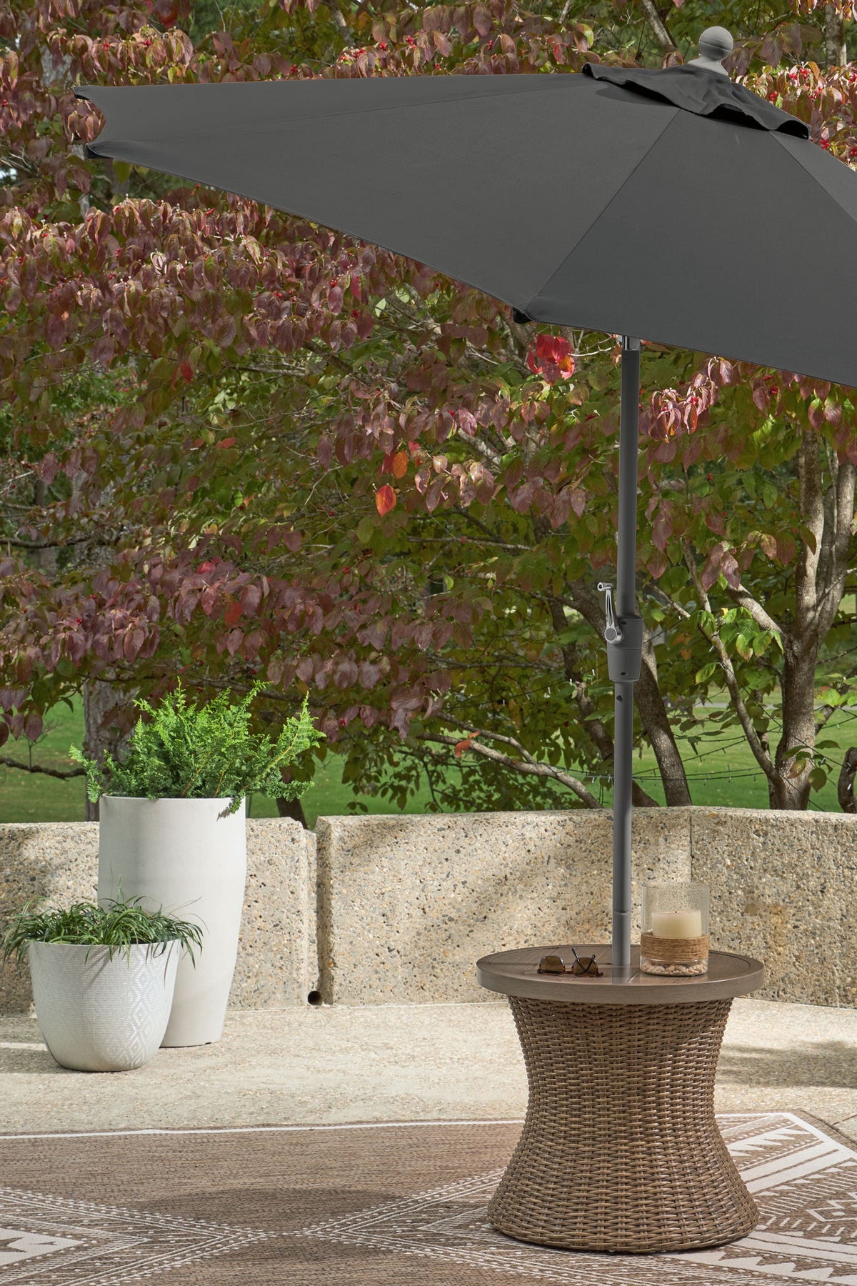 Laguna Heights - Round End Table With Umbrella Option - Beige