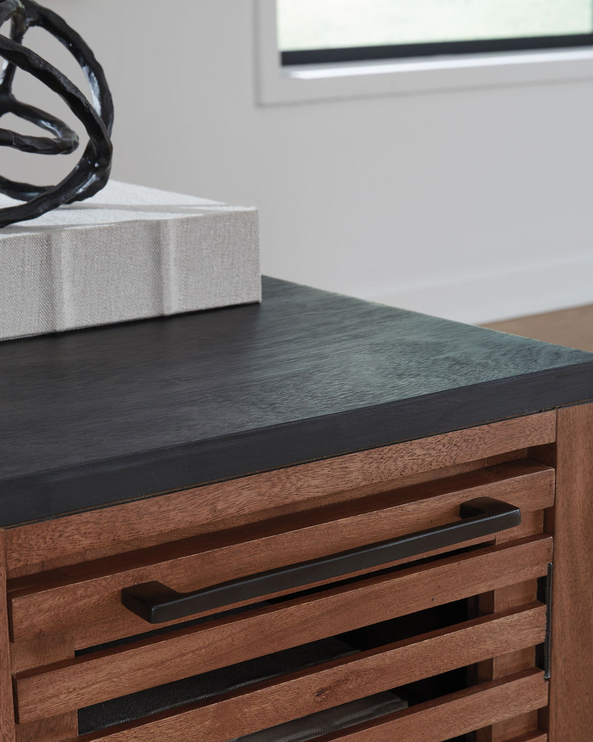 Kallari - Chair Side End Table - Warm Brown / Black