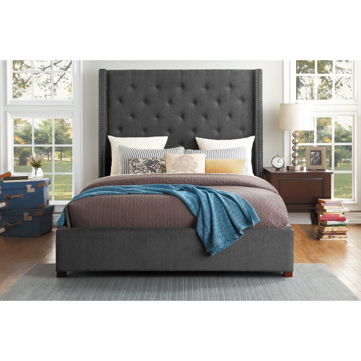 Fairborn - Platform Bed With Storage Footboard