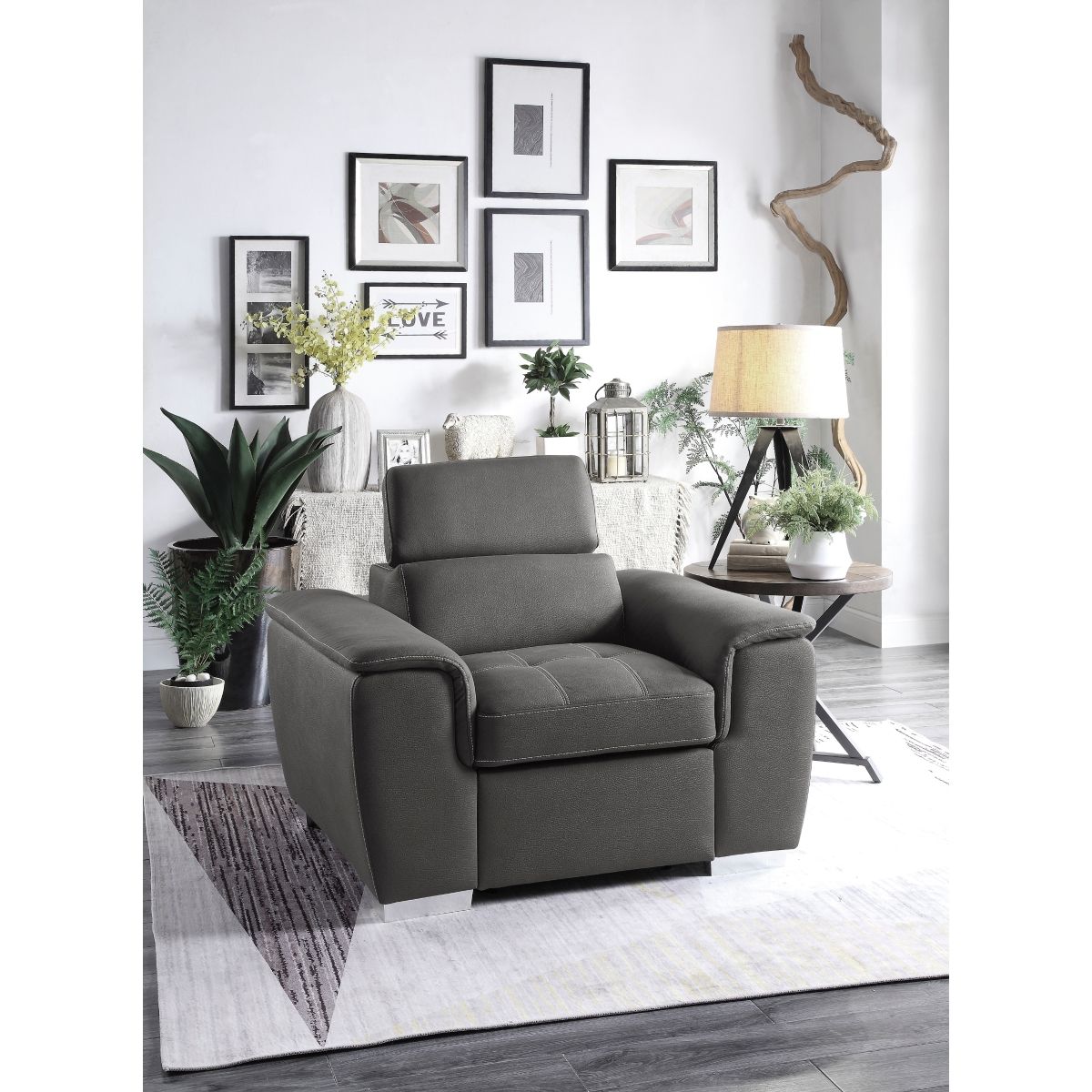 Ferriday - Chair With Pull-Out Ottoman