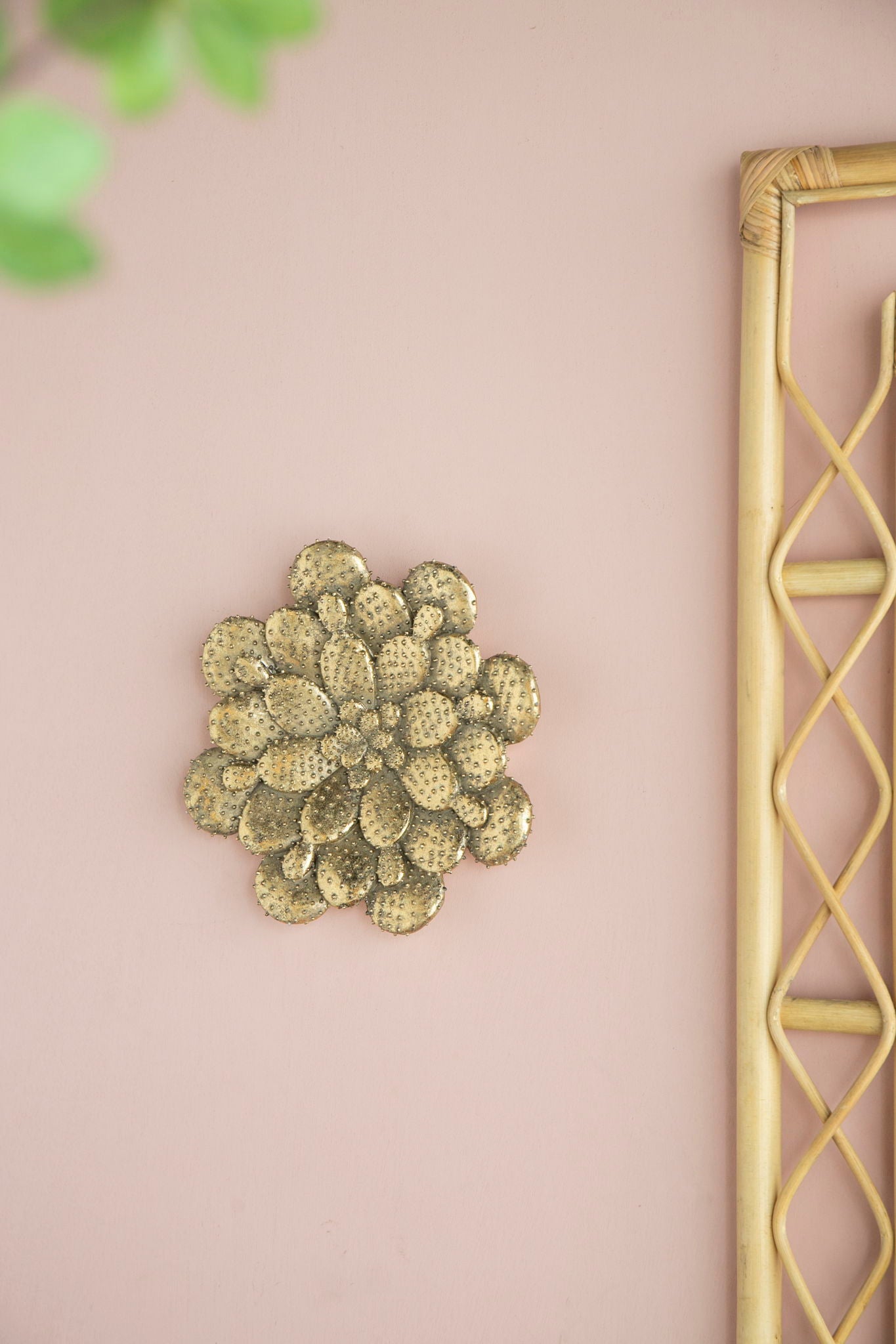 Resin Succulent Wall Plaque - Gold