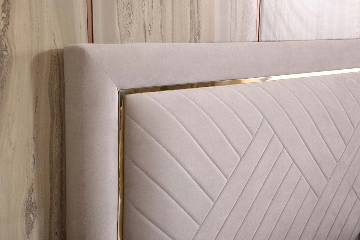 Modrest Corrico - Off White Velvet Modern Bed