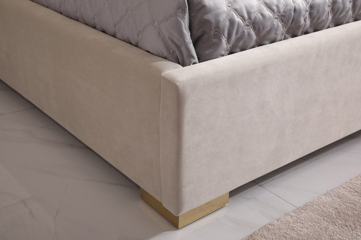 Modrest Corrico - Off White Velvet Modern Bed