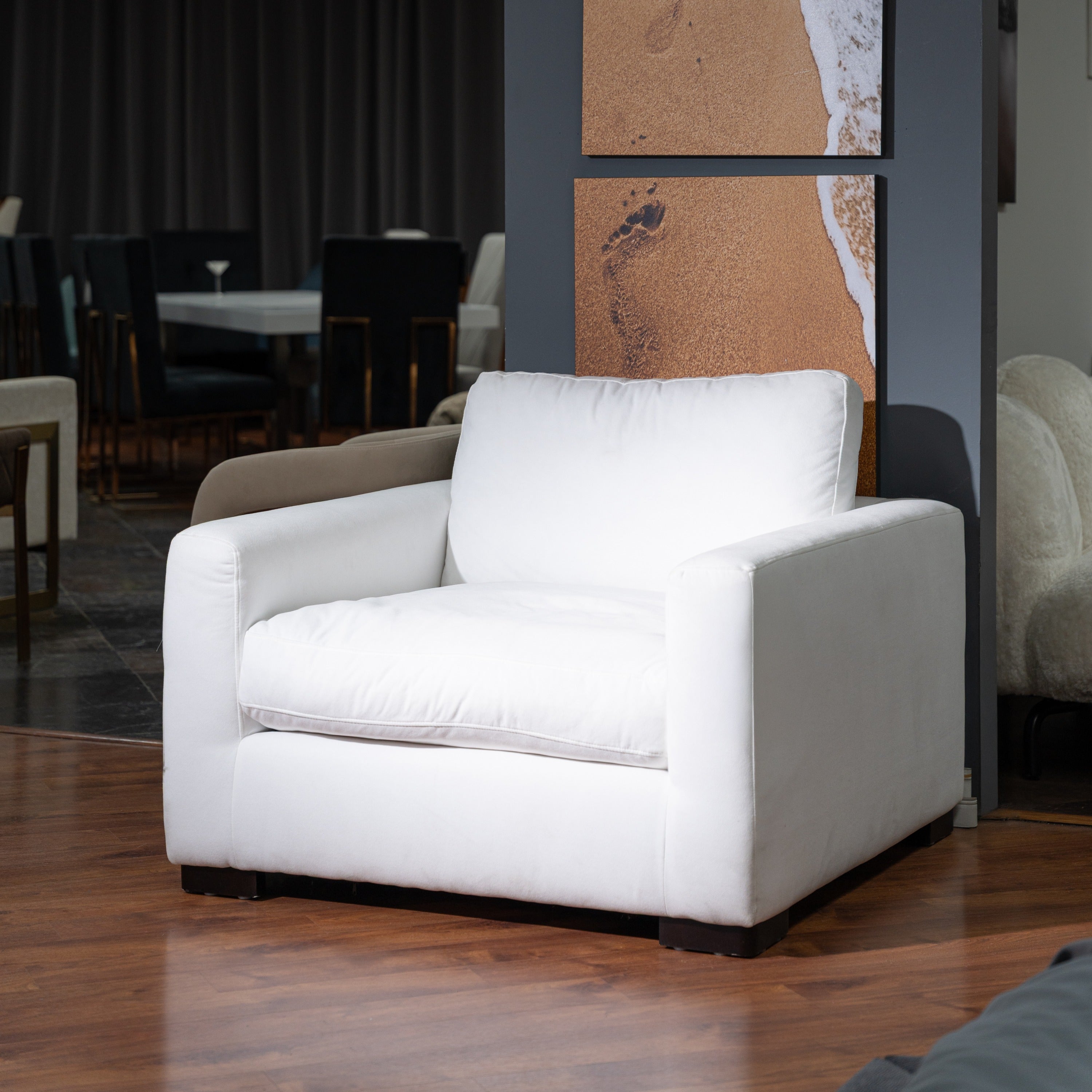 Divani Casa Poppy - Modern White Fabric Lounge Chair