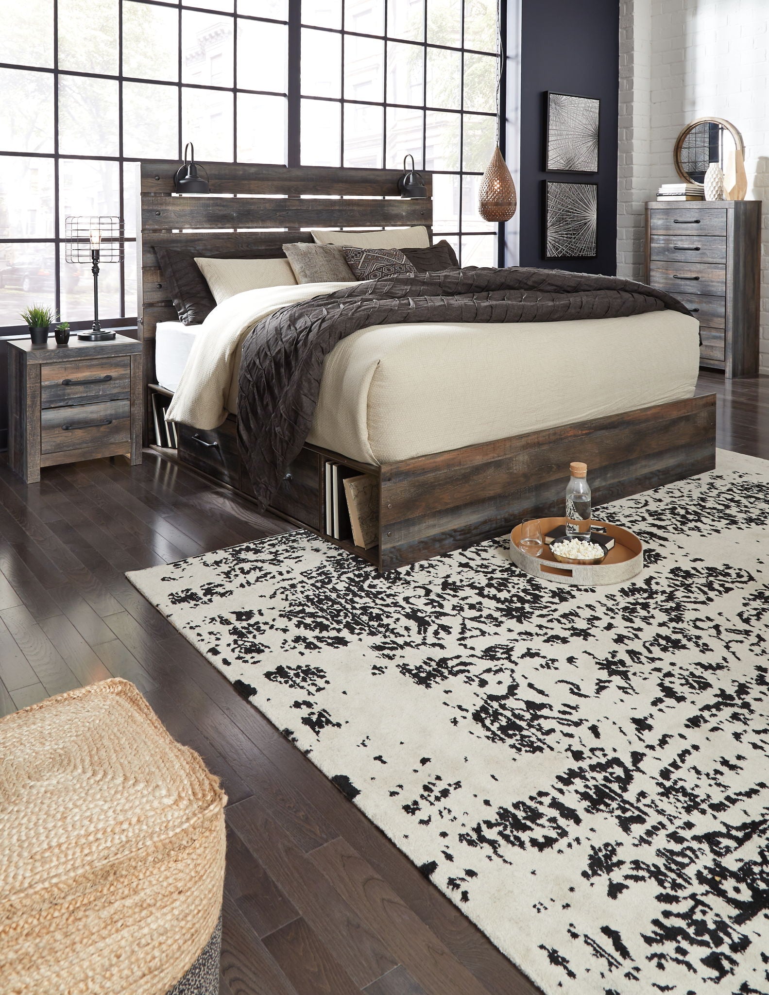 Drystan - Panel Bed