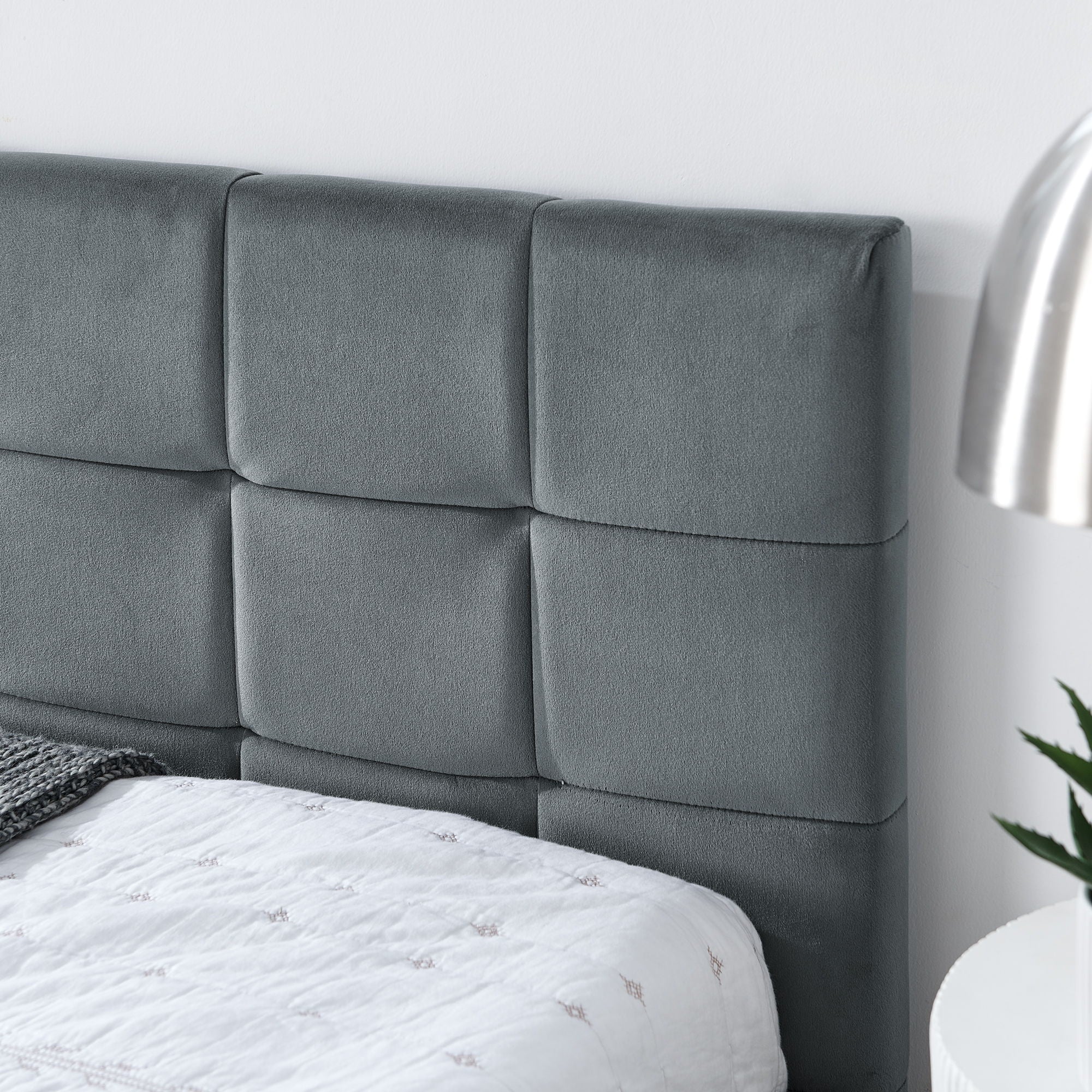 Elegant Storage Upholstered Tufted Bed Frame With Backrest And Armrests