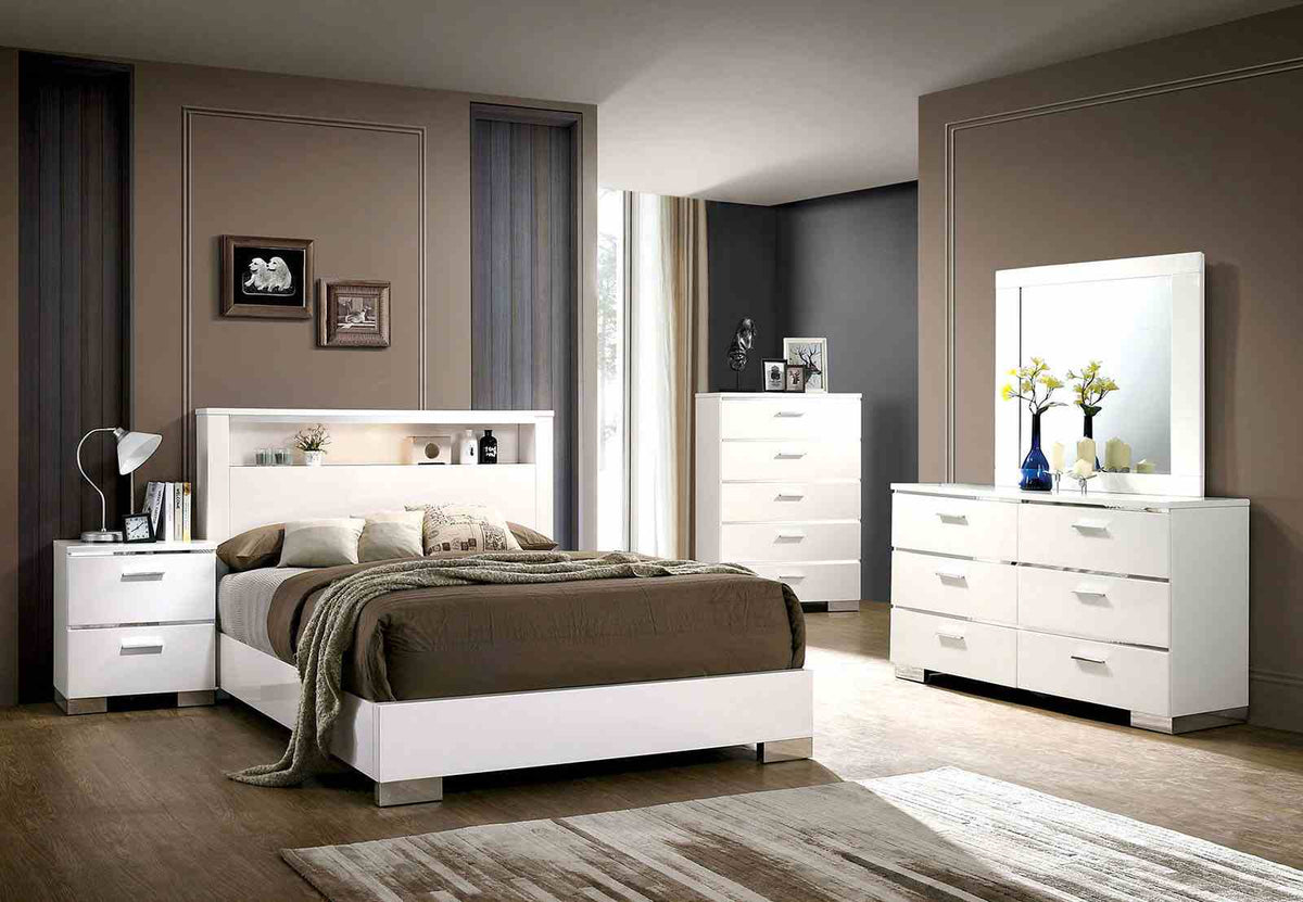 Carlie White 5-Piece Queen Bedroom Set