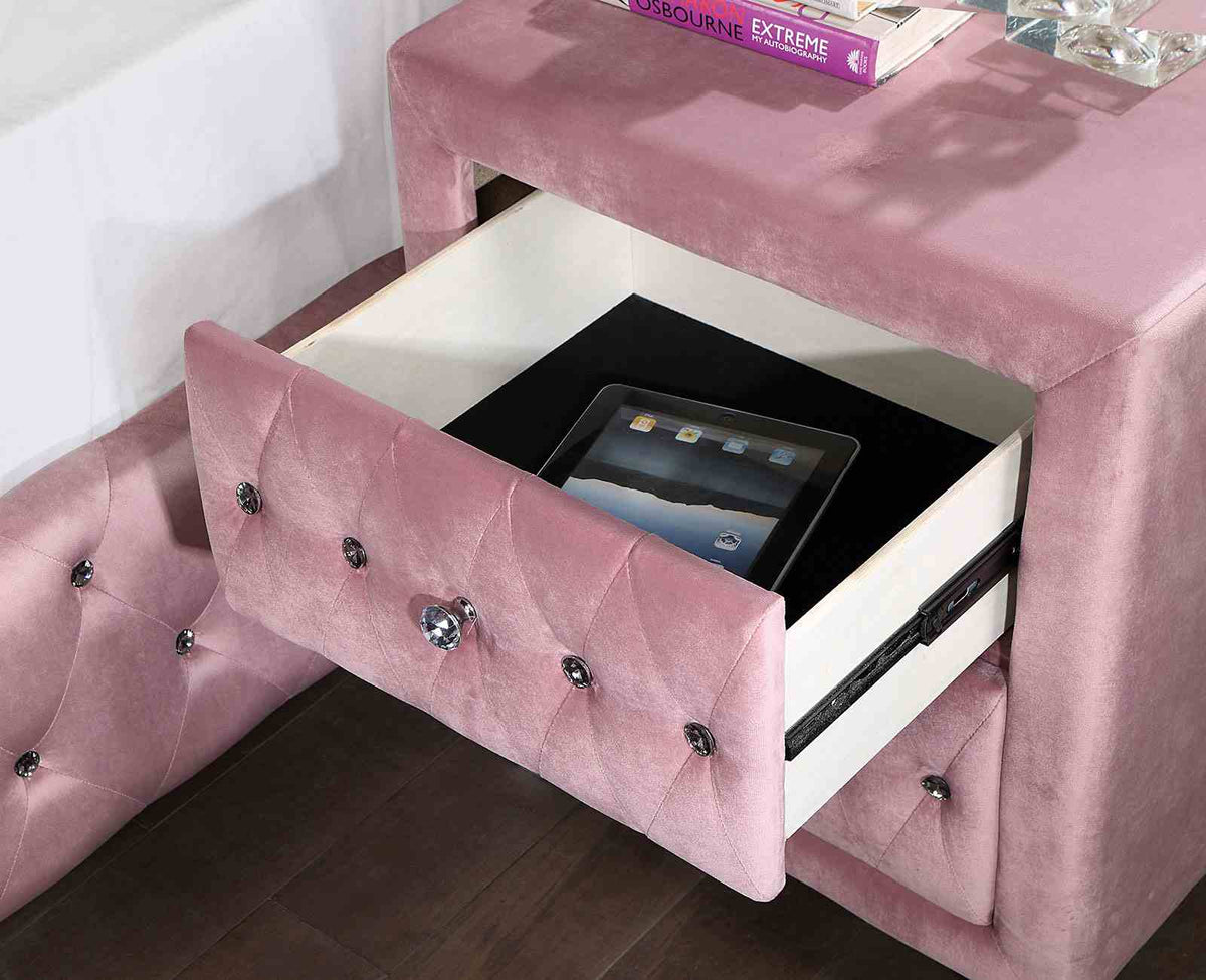 Zohar Pink 5-Piece Queen Bedroom Set