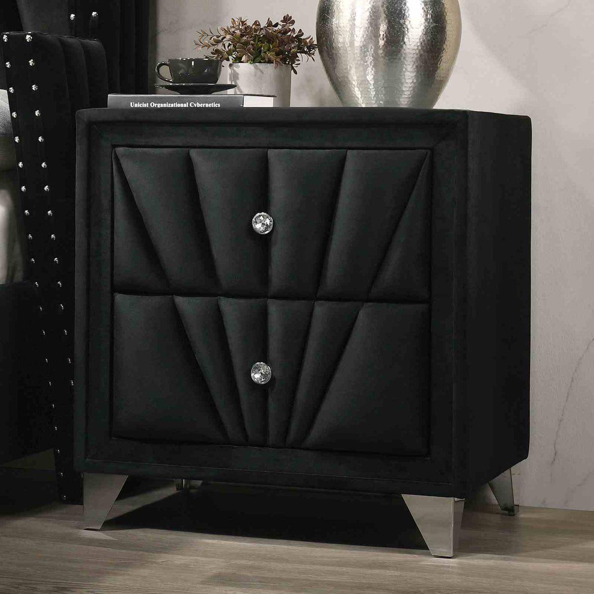 Carissa Black 5-Piece Queen Bedroom Set