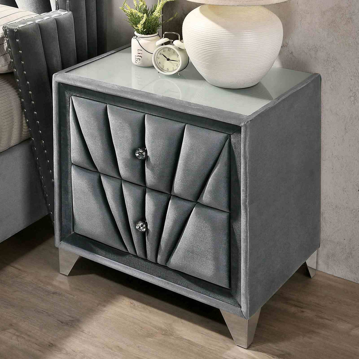 Carissa Gray 5-Piece Queen Bedroom Set