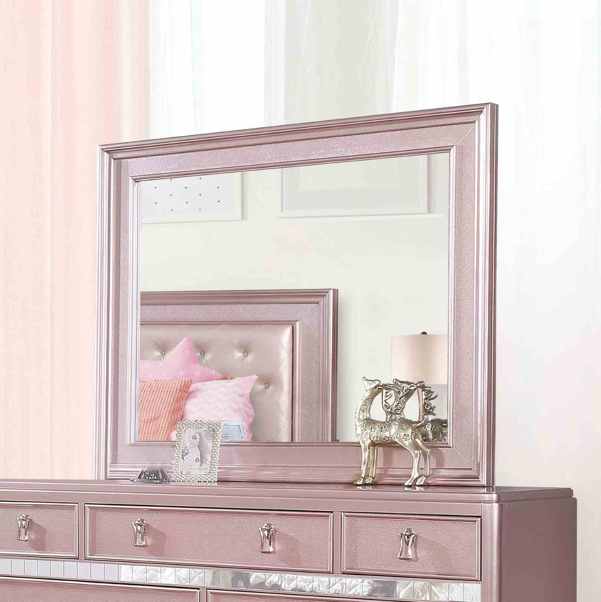 Avior Rose Gold 4-Piece Full Bedroom Set
