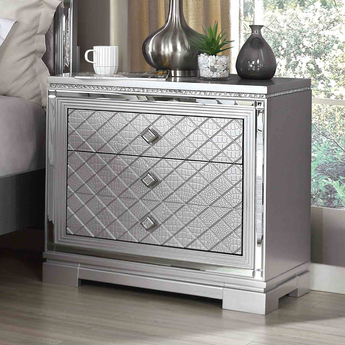 Belleterre Silver 5-Piece Queen Bedroom Set