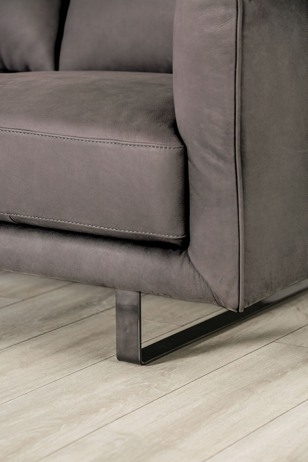 Mezzanotte Gray Contemporary Living Room Set