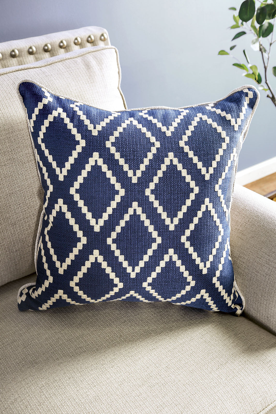 Giovanni Beige/Blue Transitional Living Room Set