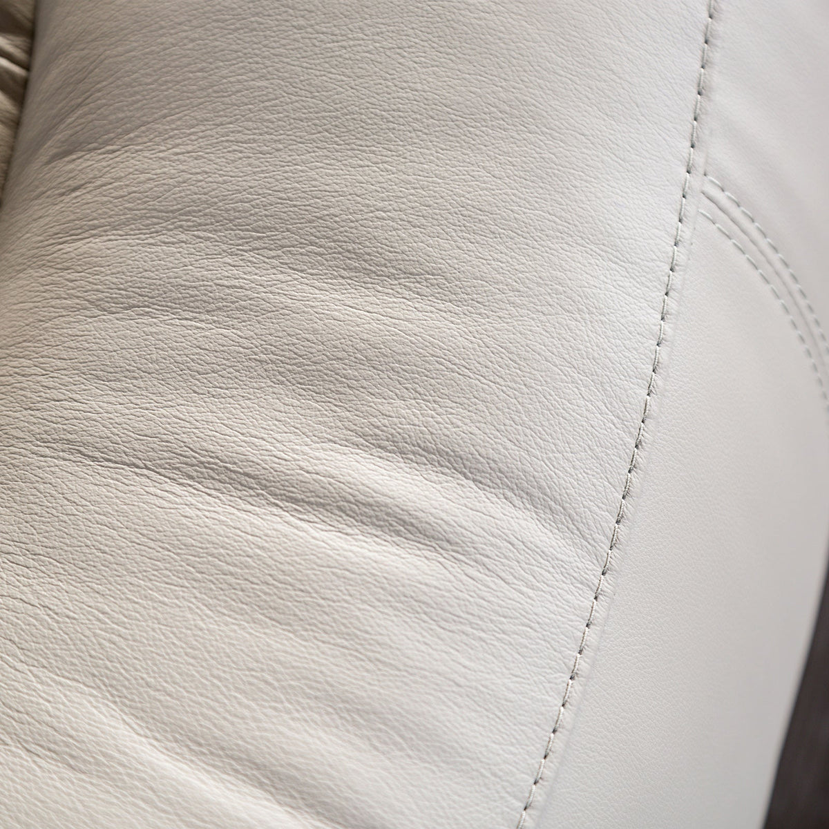 Glarus White Loveseat Manual Recliner