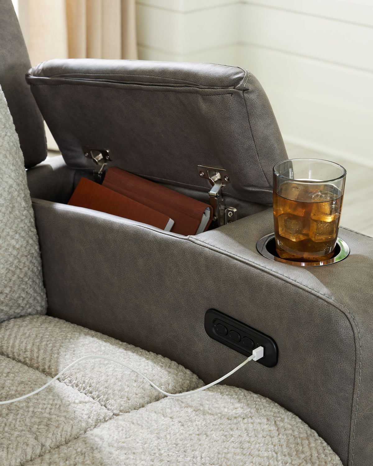 WhipLash - Power Reclining Sofa With Adj Headrest - Sisal