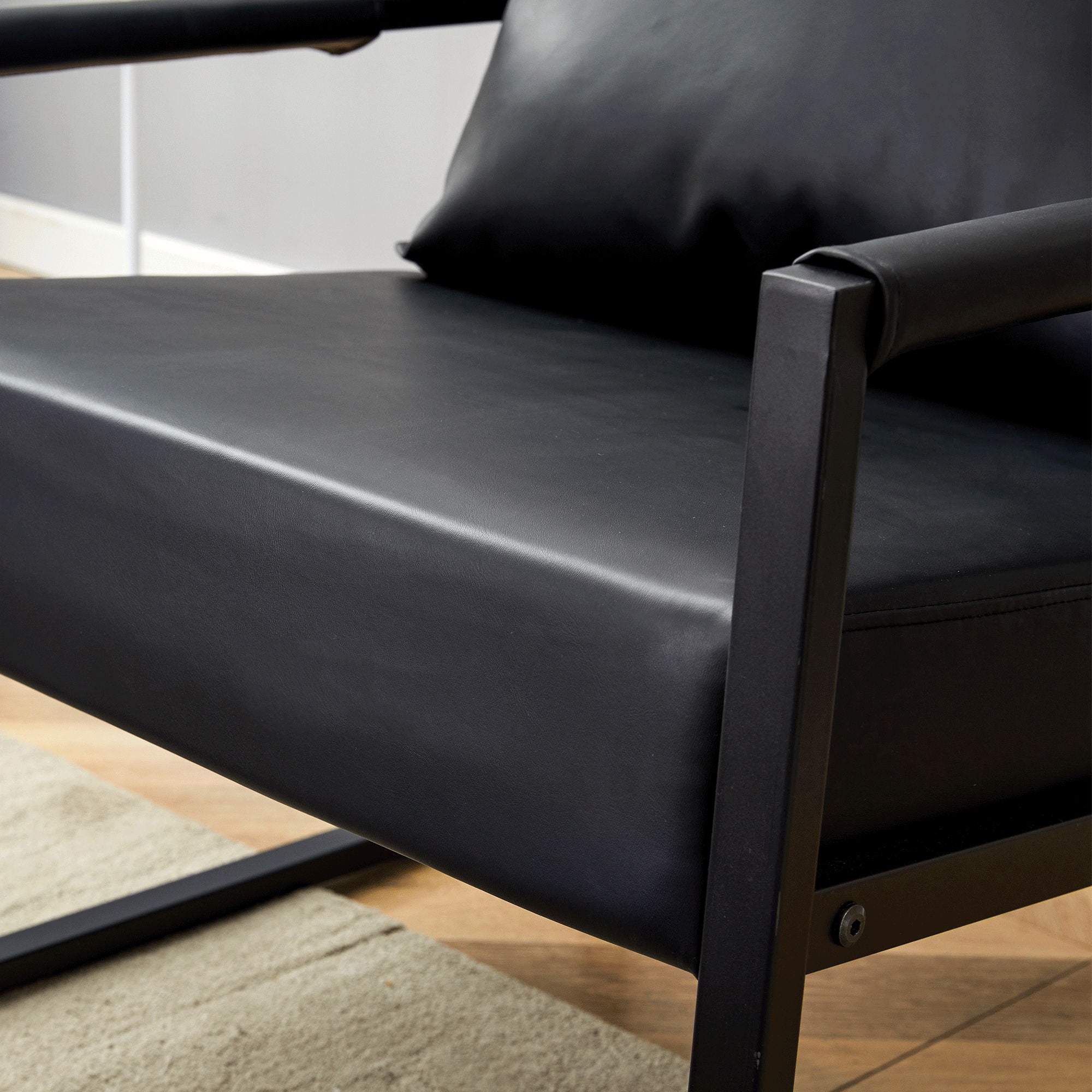 Classic And Metal Frame Sofa, Ergonomically Designed, A Perfect Blend Of Modern And Industrial Styles