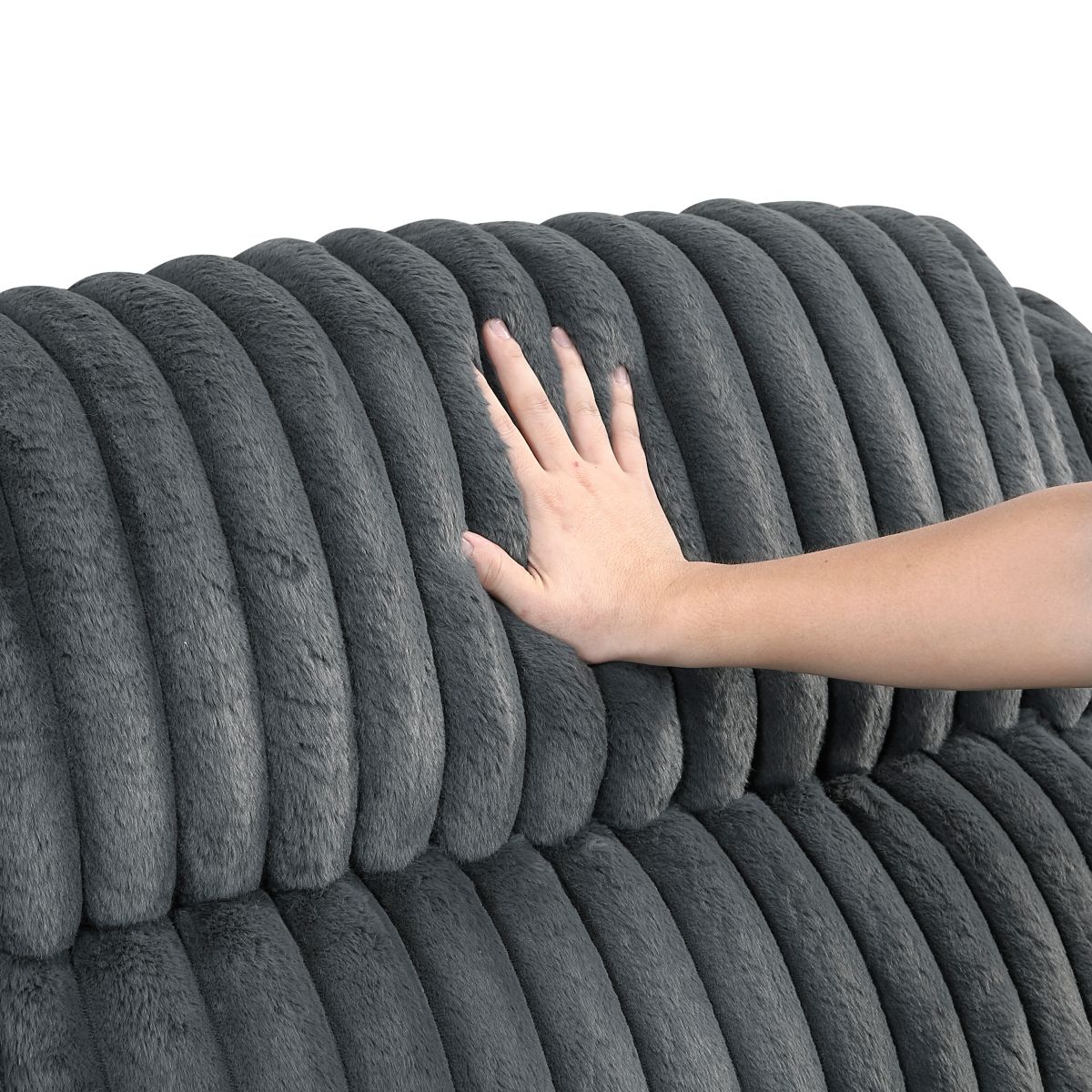 Goodland - Double Reclining Loveseat With Center Console