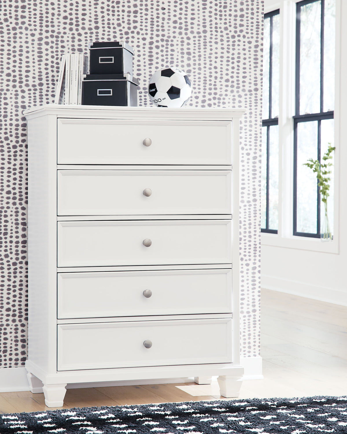 Fortman - Five Drawer Chest - White