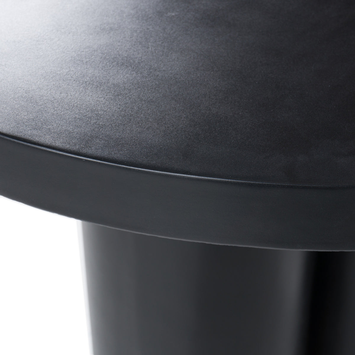 Bruni - Modern Black Concrete Round Dining Table