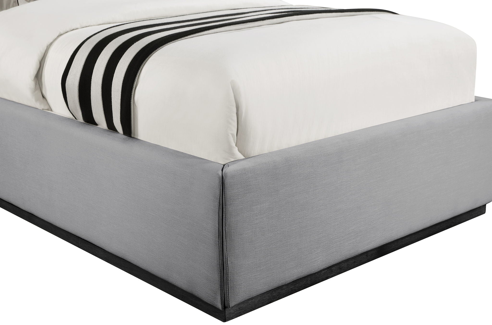 Logan - Bed