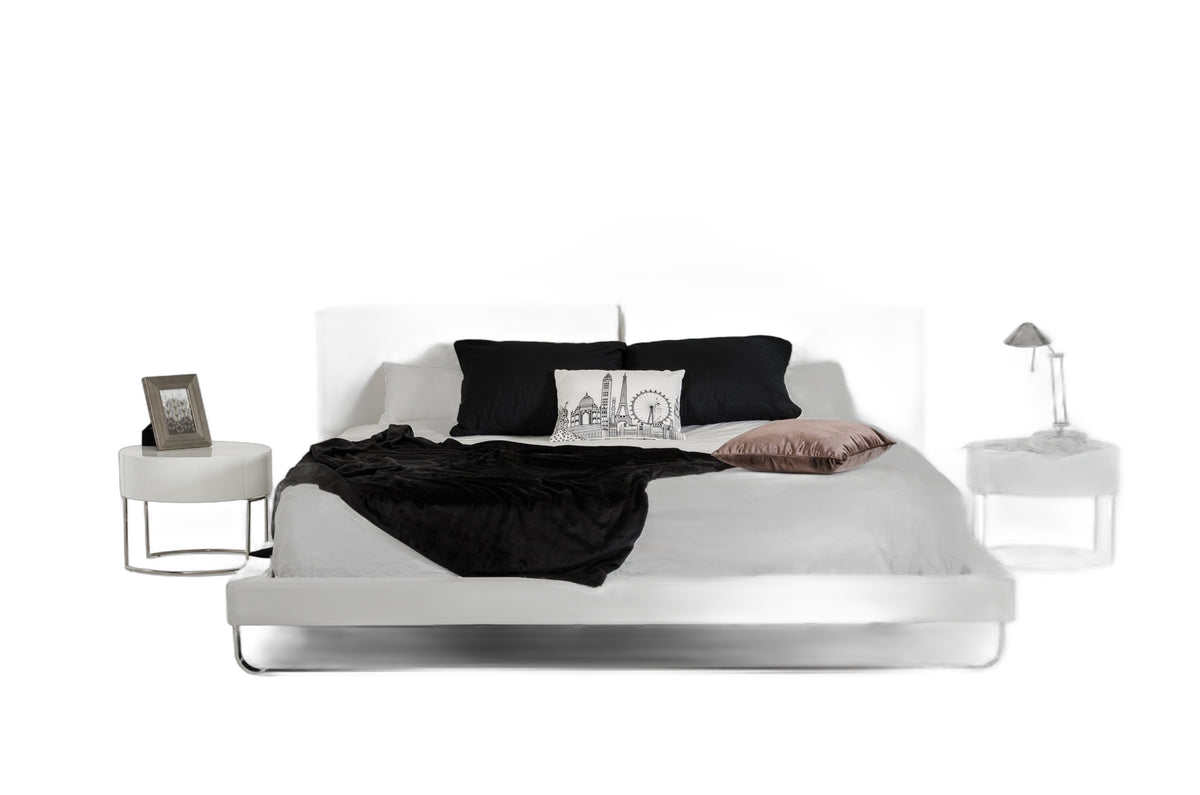 Eastern King Ramona Modern White Leatherette Bed