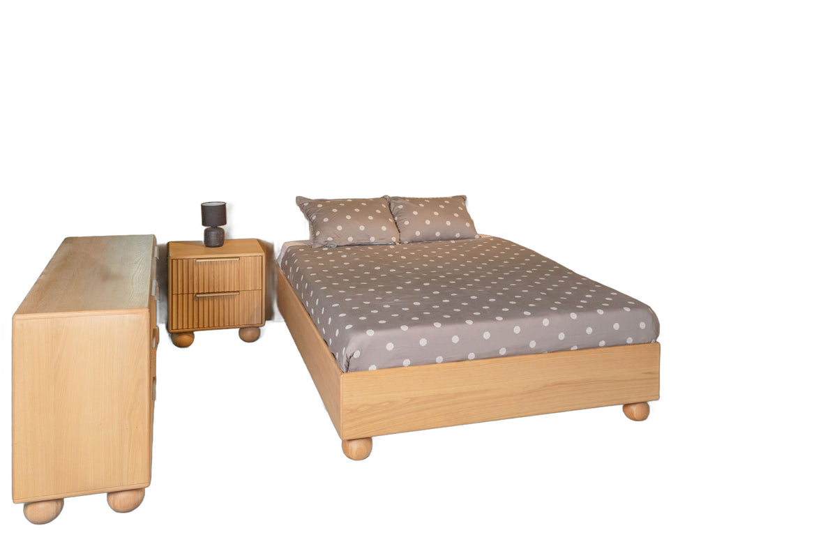Queen Winters - Modern Natural Oak Bedroom Set