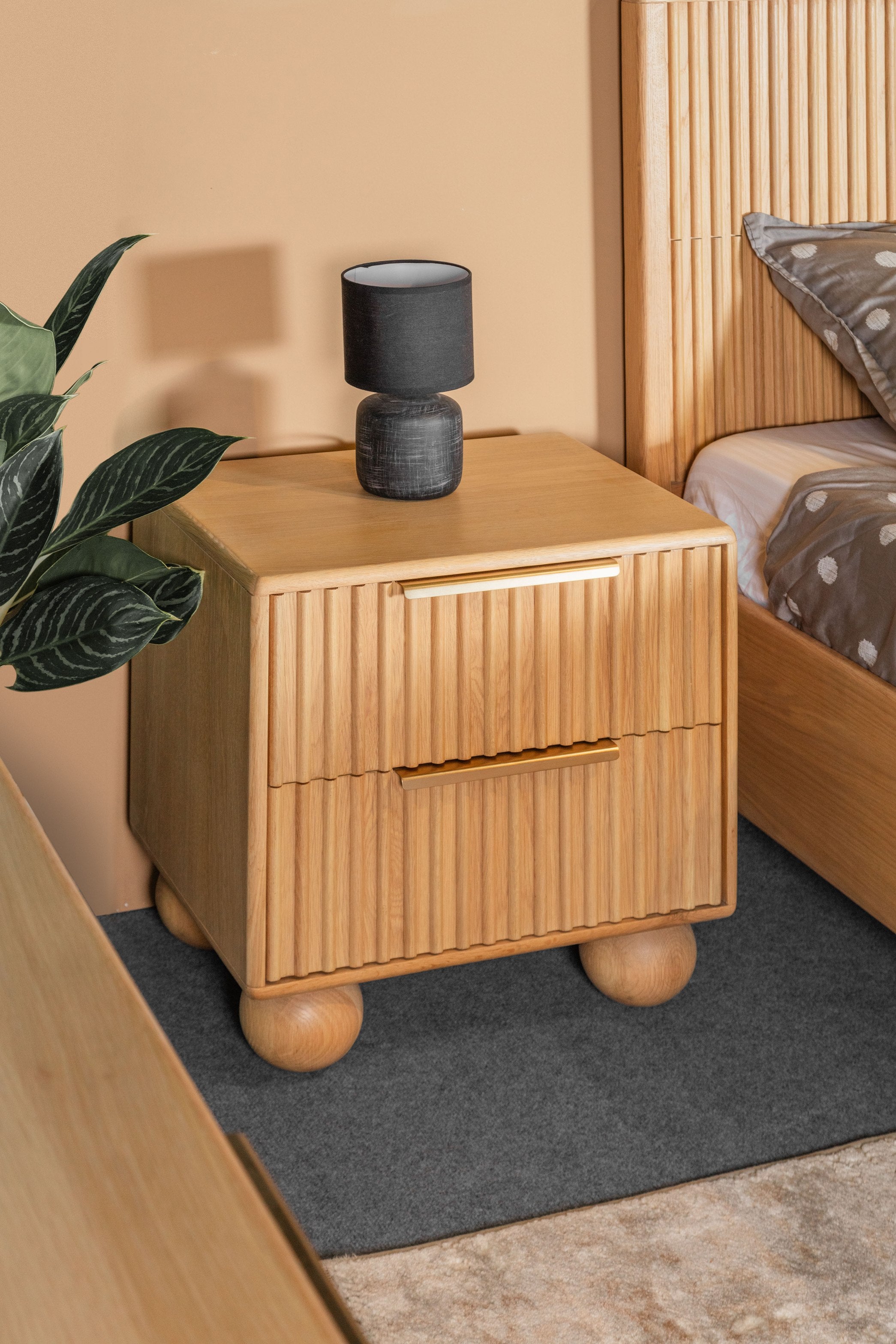 Queen Modrest Winters - Modern Natural Oak Bedroom Set